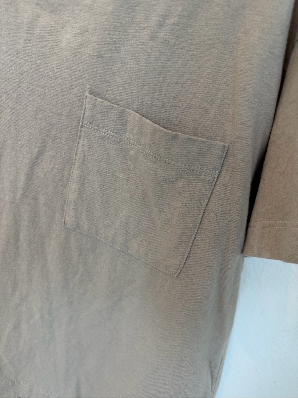 Jenni Kayne vintage pocket tee in Taupe - Picture 2 of 5